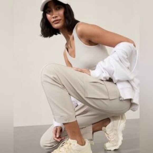 Athleta Endless High Rise Cargo Pants Abalone size 10 Sporty Casual Outdoor - Picture 1 of 5